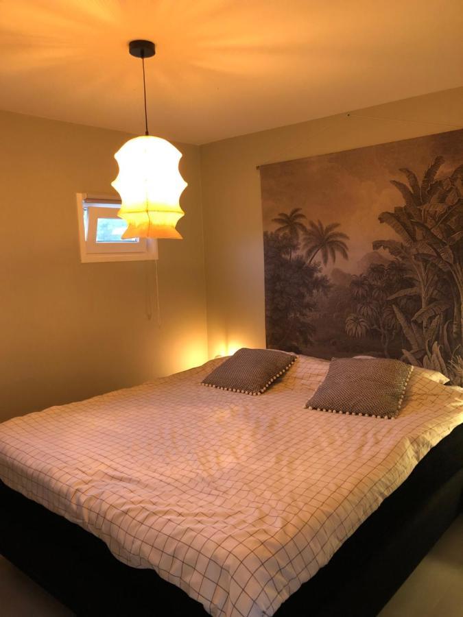 B&B Snurk Stiens, Fijn Verblijf Aan Open Vaarwater Экстерьер фото